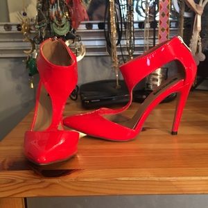 Red patent leather pointy heels SIZE 8.5